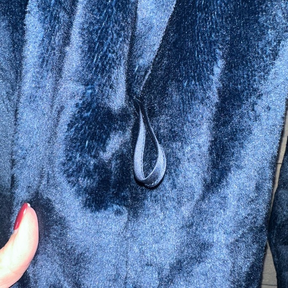 NWT KOOLABURRA by UGG Luxurious Navy Blue Women's Robe. - Picture 6 of 7